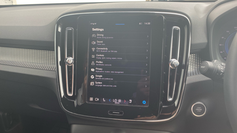 Volvo XC40 2.0 B3P Plus Dark 5dr Auto Petrol Estate